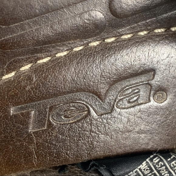Teva Black River Brown Men’s Leather Flip Flops 14 main image 6